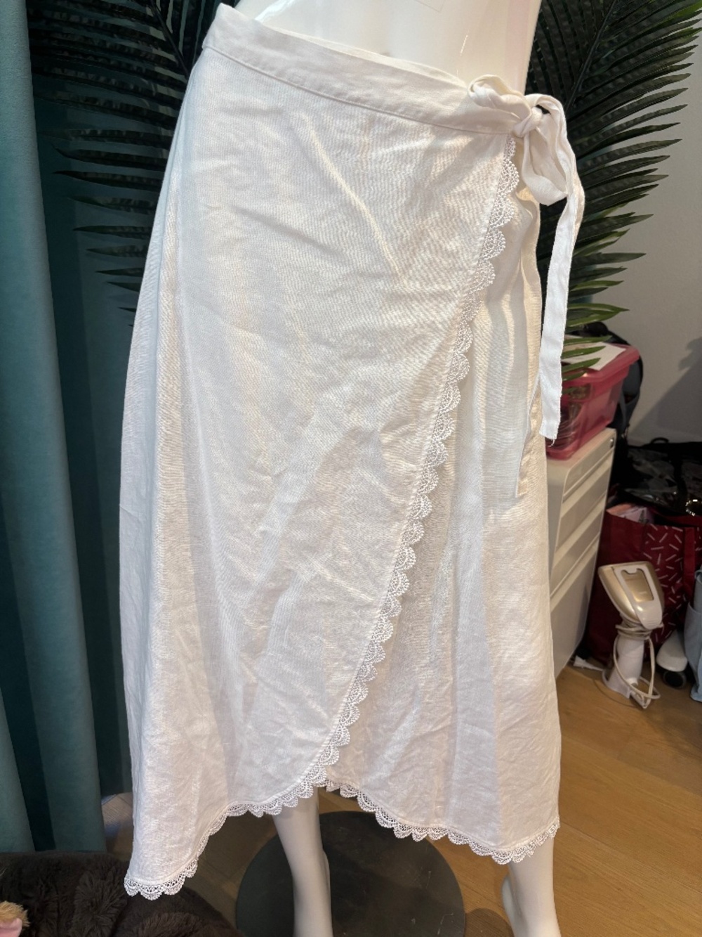 Vintage Saks Fifth Avenue Linen Skirt with Lace Trim - Picture 1 of 7